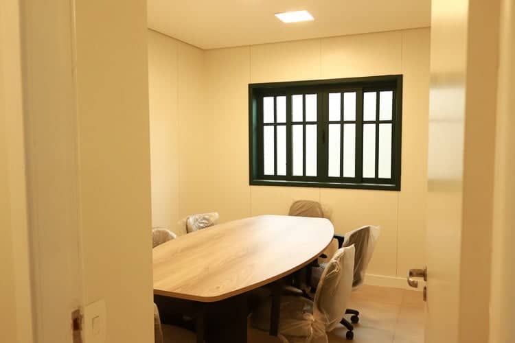 Sala de reuniões da nova unidade - Foto: Lui Pereira/Agência Primaz