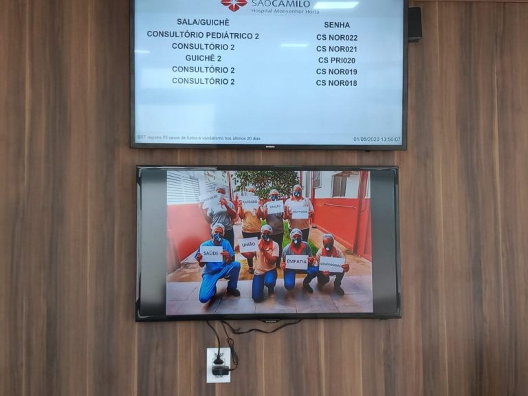 Mensagens de apoio e esperança dos colaboradores exibidas na recepção do hospital - Foto: Marcelo Sena