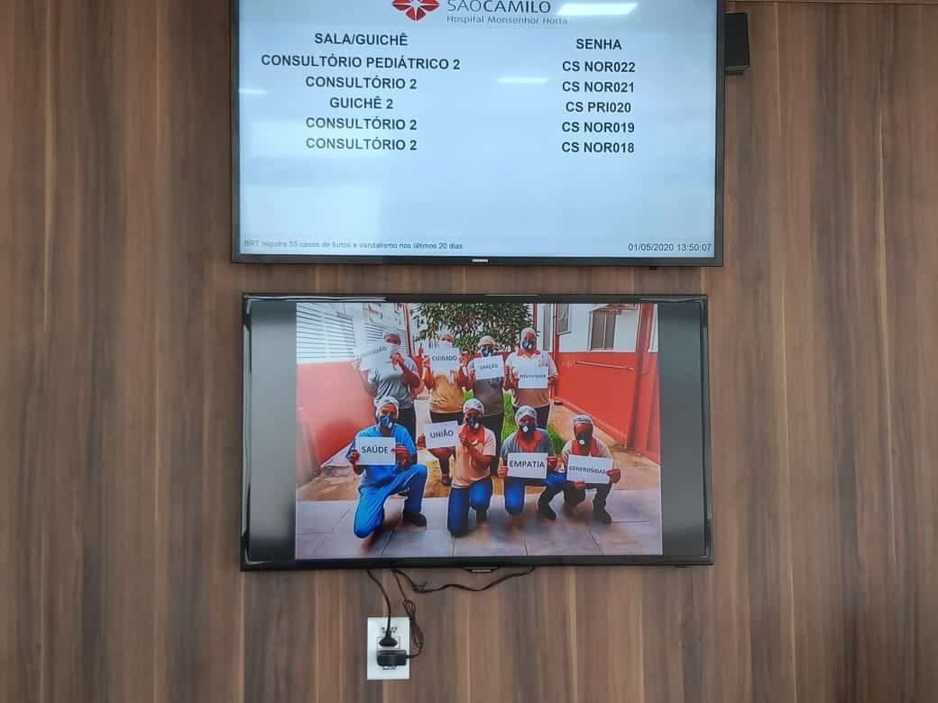 Mensagens de apoio e esperança dos colaboradores exibidas na recepção do hospital - Foto: Marcelo Sena