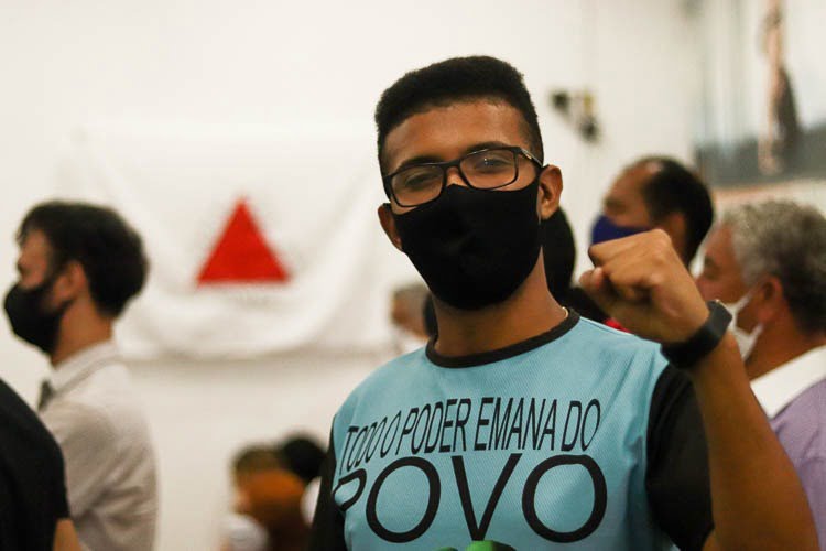 Pedro Chaves acredita no poder das redes sociais mas diz que não dispensa o contato direito com os eleitores. Foto: Lui Pereira/Agência Primaz