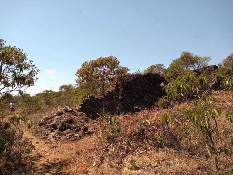 Ruínas da Fazenda dos Pitangui, em Antônio Pereira, distrito de Ouro Preto. Foto: Marcelo Sena/Agência Primaz