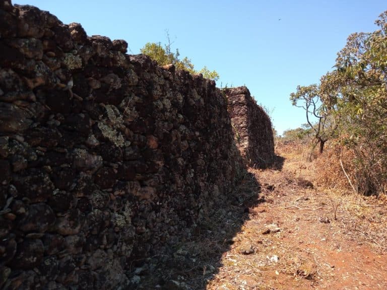 Ruínas da Fazenda dos Pitangui, em Antônio Pereira, distrito de Ouro Preto. Foto: Marcelo Sena/Agência Primaz