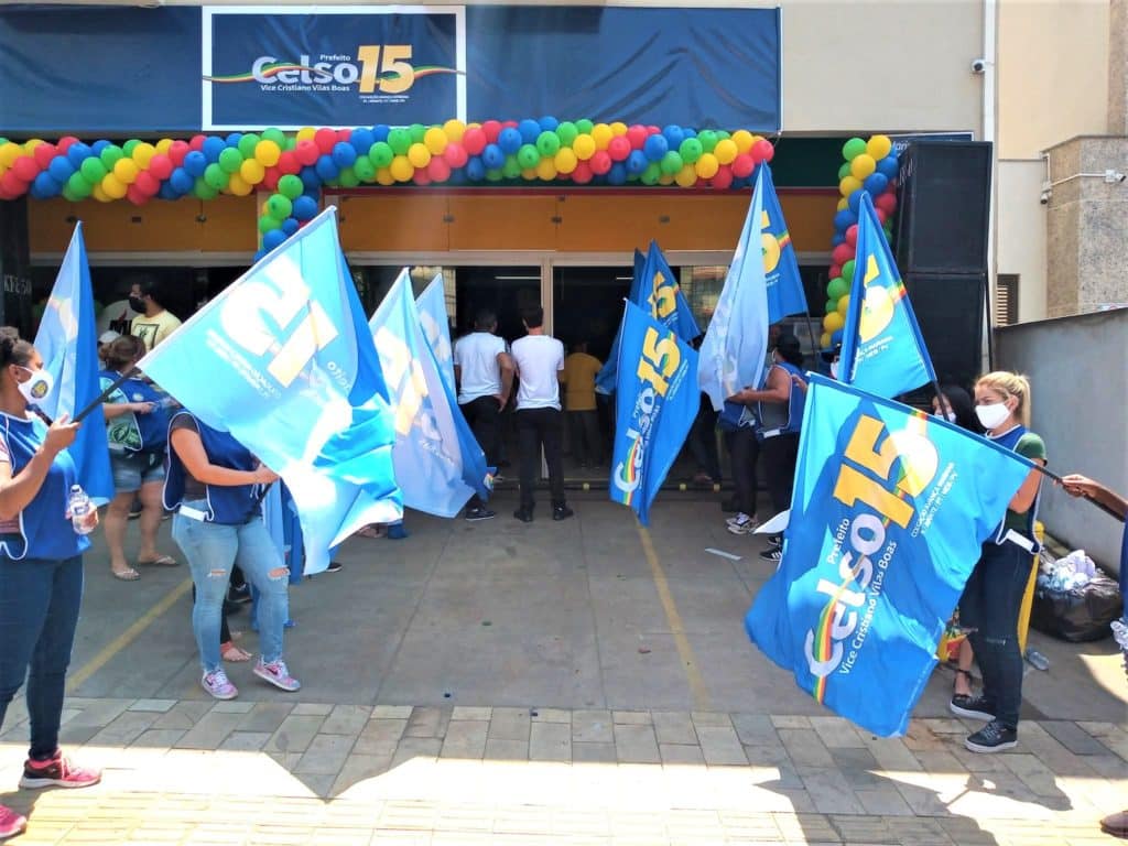 Mesmo com calor, apoiadores estiveram presentes ao lançamento oficial da campanha. Foto: Marcelo Sena/Agência Primaz