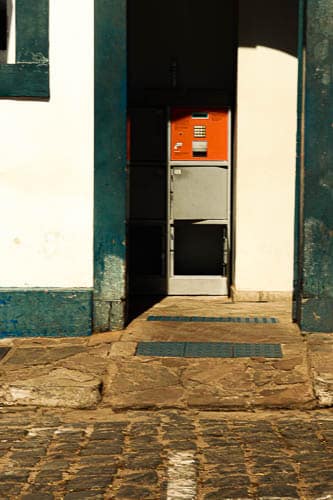 Rampa de acesso a agência bancária - Foto: Lui Pereira/Agência Primaz