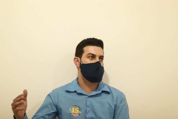 O candidato a vice-prefeito, Cristiano Vilas Boas, descarta a hipótese de substituir Celso como cabeça de chapa da coligação - Foto: Lui Pereira/Agência Primaz