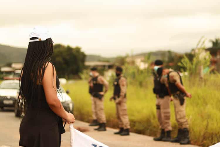 A Polícia Militar chegou no local pouco antes das 6h da manhã - Foto: Lui Pereira/Agência Primaz