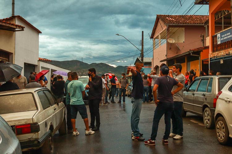 Nem todos usavam máscaras no evento - Foto: Lui Pereira/Agência Primaz