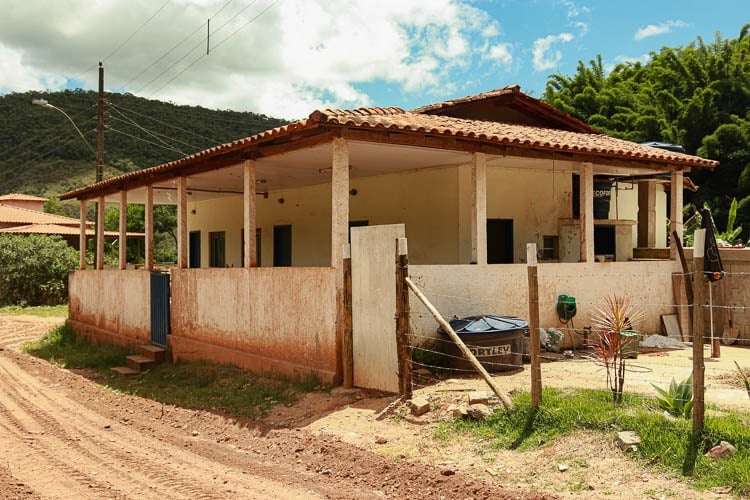 A escola de Constantino está fechada e os alunos do distrito precisam ser atendidos pelo município de Diogo de Vasconcelos - Foto: Lui Pereira/Agência Primaz