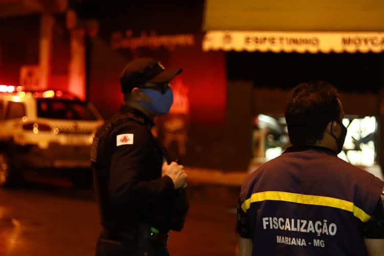 Agentes de segurança compareceram em alguns comércios para averiguação - Foto: Lui Pereira/Agência Primaz