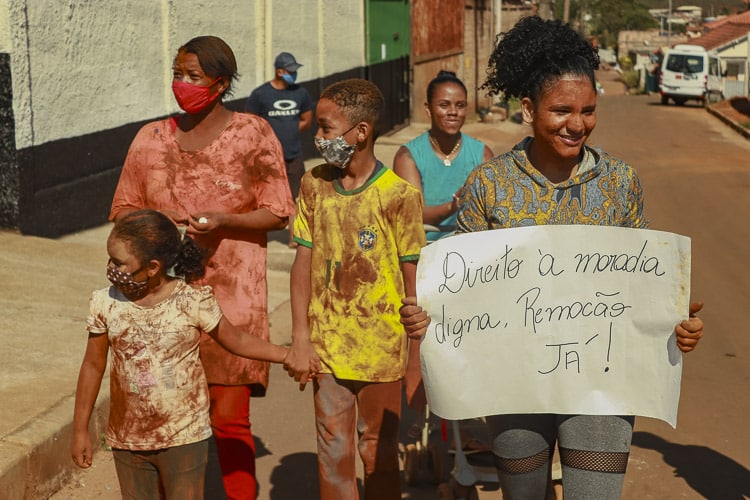 Protesto ocorreu durante o simulado de evacuação da ZAS - Foto: Lui Pereira/Agência Primaz