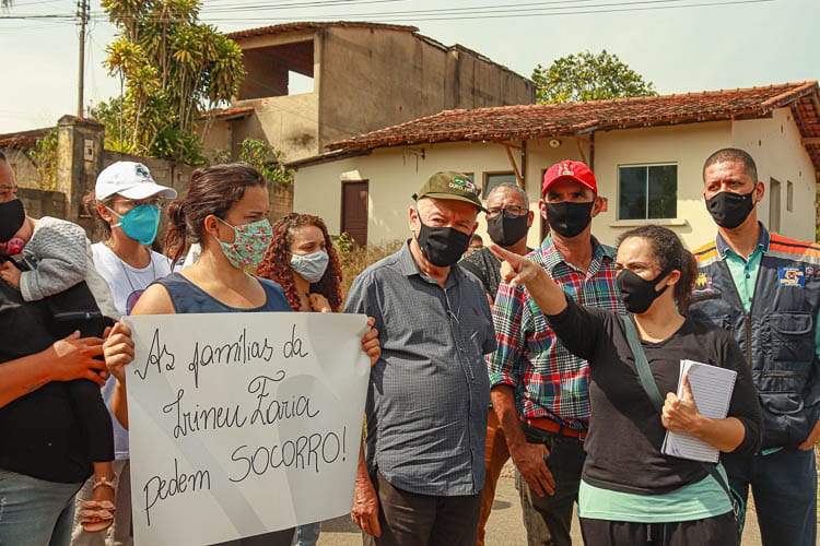 Angelo Oswaldo ouviu reclamações dos atingidos - Foto: Lui Pereira/Agência Primaz