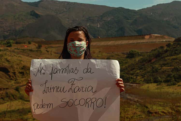 Em frente à estrutura da barragem, atingidos realizaram protestos - Foto: Lui Pereira/Agência Primaz