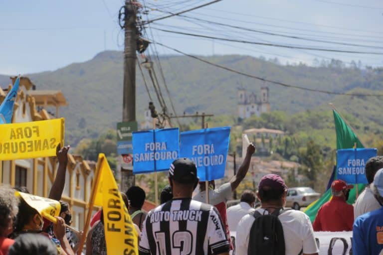 Manifestações sob o lema "Fora Saneouro" marcam os 3 meses de CPI. Foto: César Diab