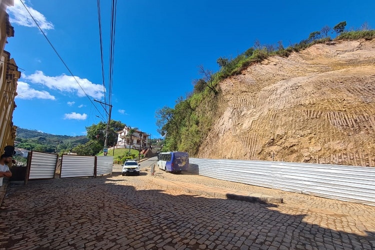 Praça será construída onde casarão foi atingido pelo Morro da Forca, em Ouro Preto