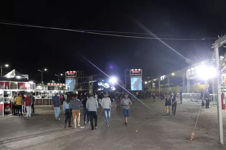 Público da noite de abertura da Expo Mariana foi considerado fraco