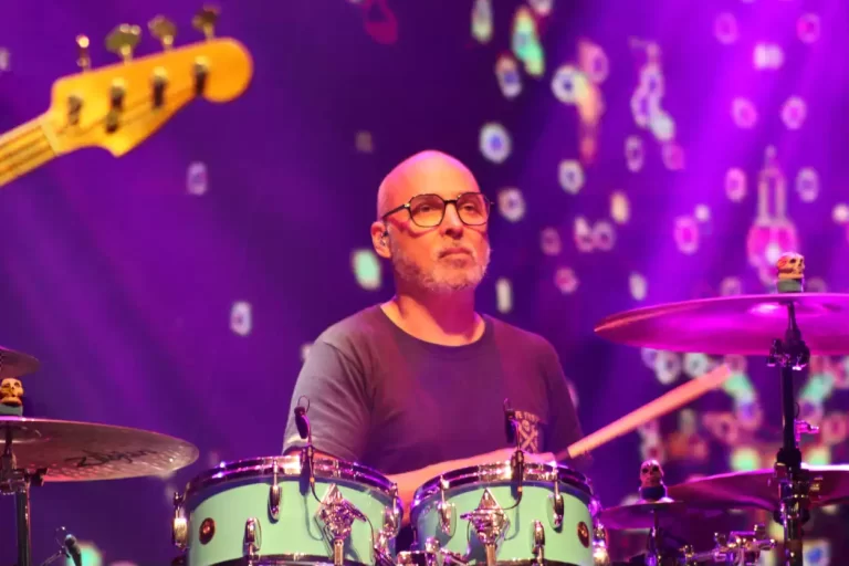 Carrossel-14: Paulinho Fonseca, baterista do Jota Quest, na abertura da Expo Mariana 2022