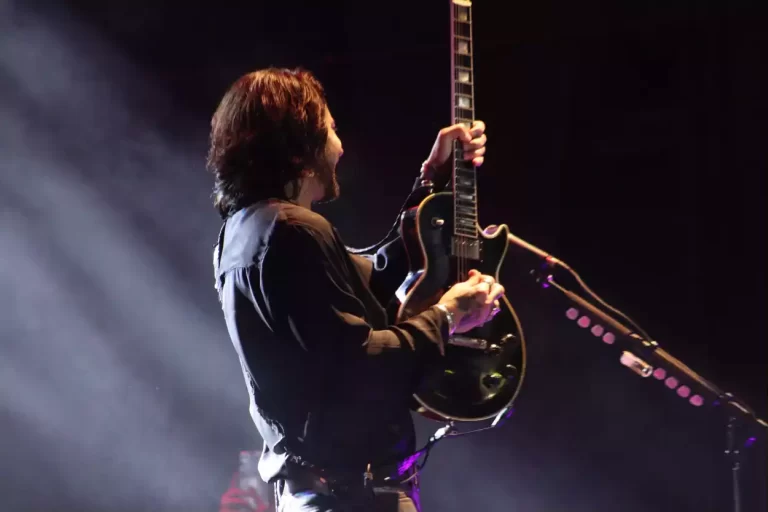 Carrossel-16: Marco Túlio, guitarrista do Jota Quest, na abertura da Expo Mariana 2022