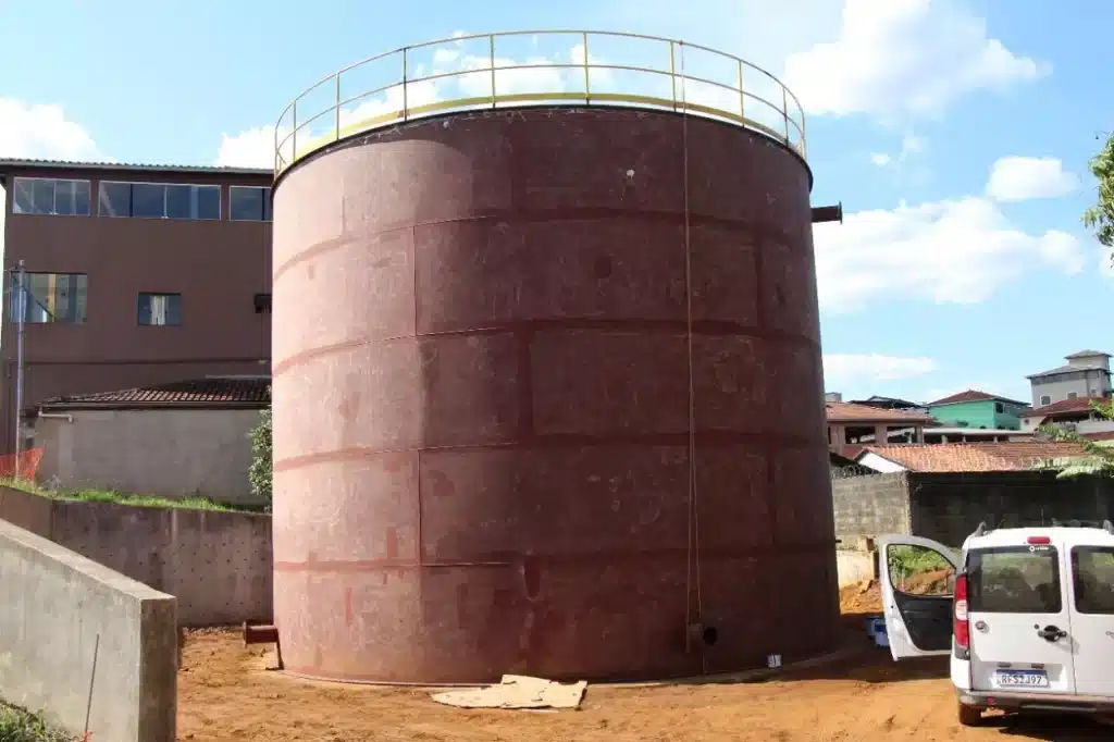 Reservatório de água, com capacidade de 1 milhão de litros, instalado no bairro Alto do Rosário, que deve entrar em operação em dezembro