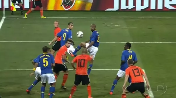 Lance do jogo entre Brasil e Holanda, nas quartas de final da Copa de 2010