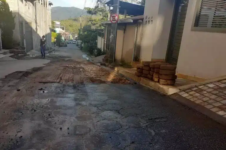 Imagens encaminhadas à Agência Primaz por moradores da rua João Batista