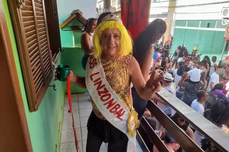 Fantasia remete a três ruas da região que tradicionamente abriga a concentração da Banda dos Farrapos