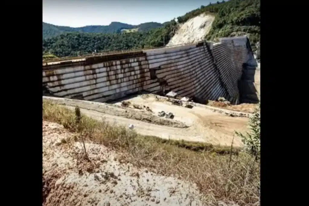Moradores reclamam dos impactos sociais, econômicos e patrimoniais após a construção da contenção de barragem da Vale- Foto: Reprodução/Redes Sociais