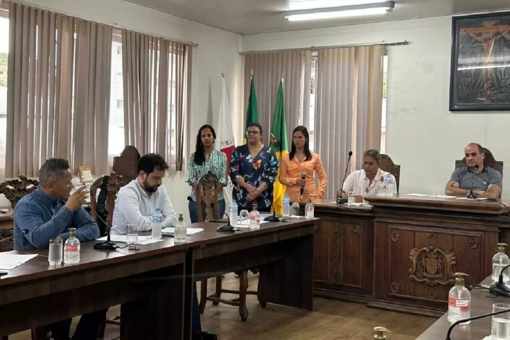 Representantes dos setores de Vigilância em Saúde prestam esclarecimentos aos vereadores sobre decretação de emergência em saúde