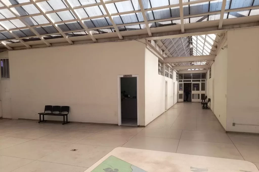 Saguão do segundo pavimento da Prefeitura de Mariana, onde está localizada a Secretaria de Administração, comandada por Arlinda Gonçalves