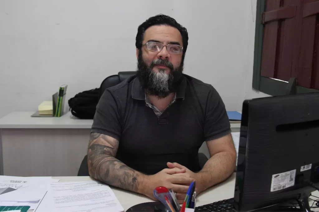 Alexandre Soares coordena a Biblioteca Municipal desde 2021
