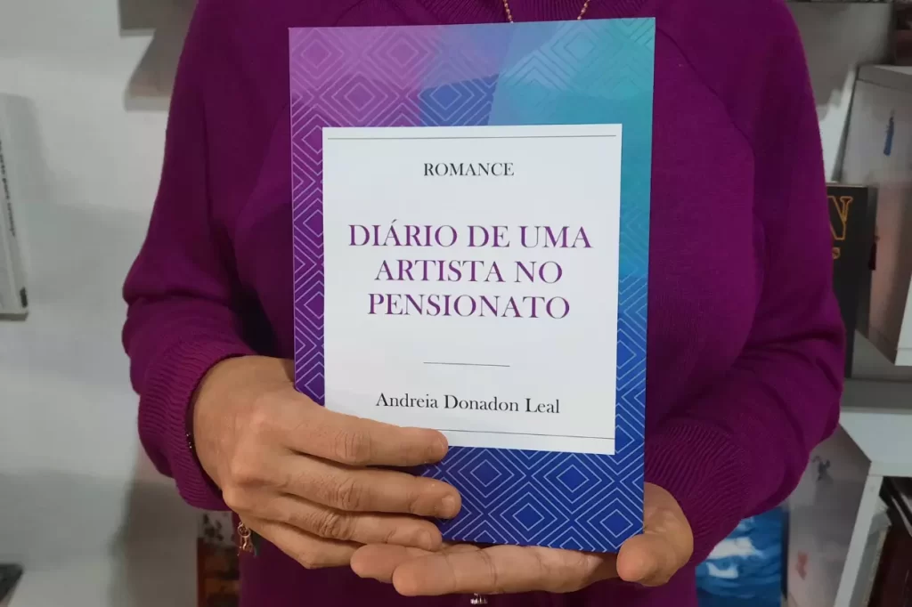 Romance é composto por personagens sem nome com a intenção de gerar identificação