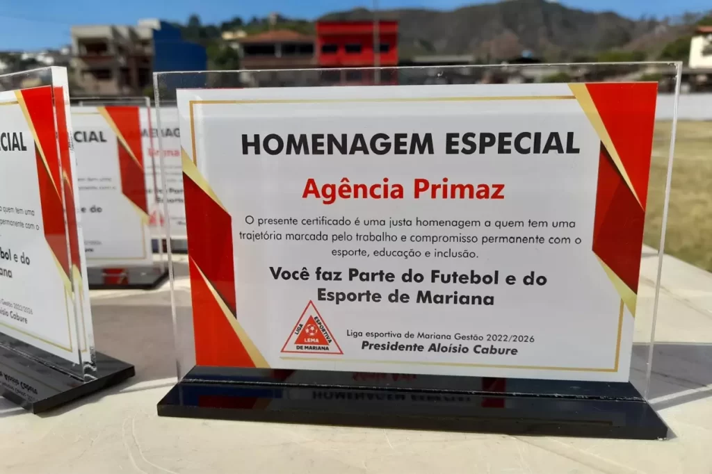 Placa entregue à Agência Primaz pela LEMA, na abertura do Campeonato de Futebol Feminino de Mariana
