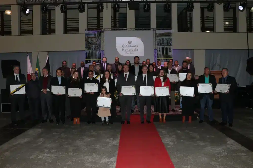 As personalidades receberam a honraria de Cidadania Honorária por meio de indicação dos vereadores de Ouro Preto
