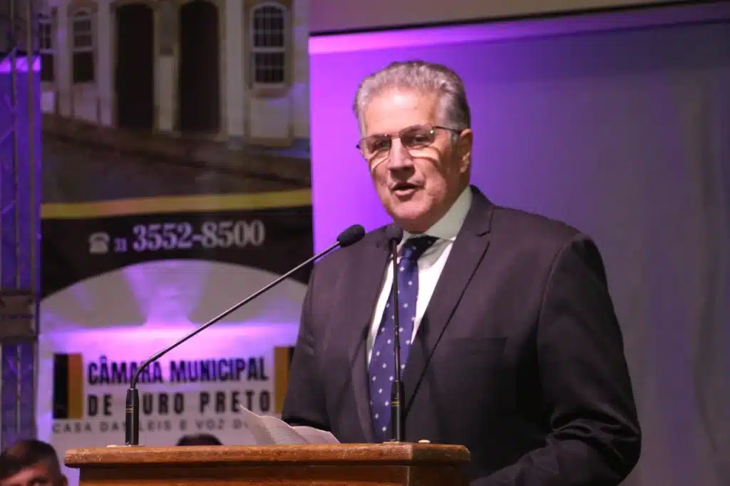 João Leite discursou após receber o título de cidadão honorário