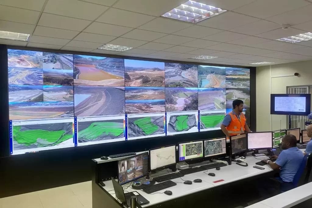 Sistema integrado por equipamentos sofisticados, monitora imagens do sistema de disposição de rejeitos do local que substitui a cava do Germano
