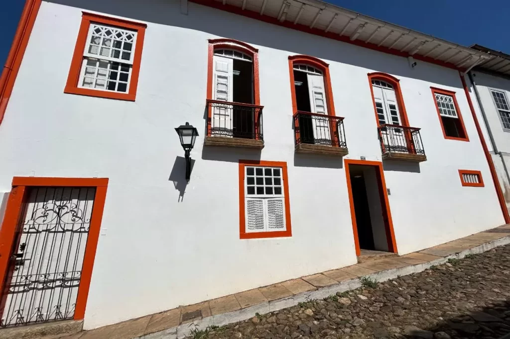 Após o restauro do prédio da Casa de Câmara e Cadeia, o setor administrativo passa a funcionar em novo endereço