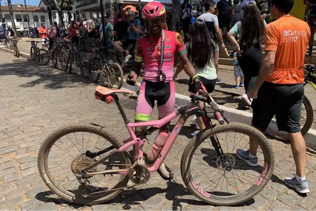 Edicarlos Silva, conhecido como “Rosinha”, foi o segundo colocado na categoria Duplas 3, ao lado do parceiro Thiago Drews