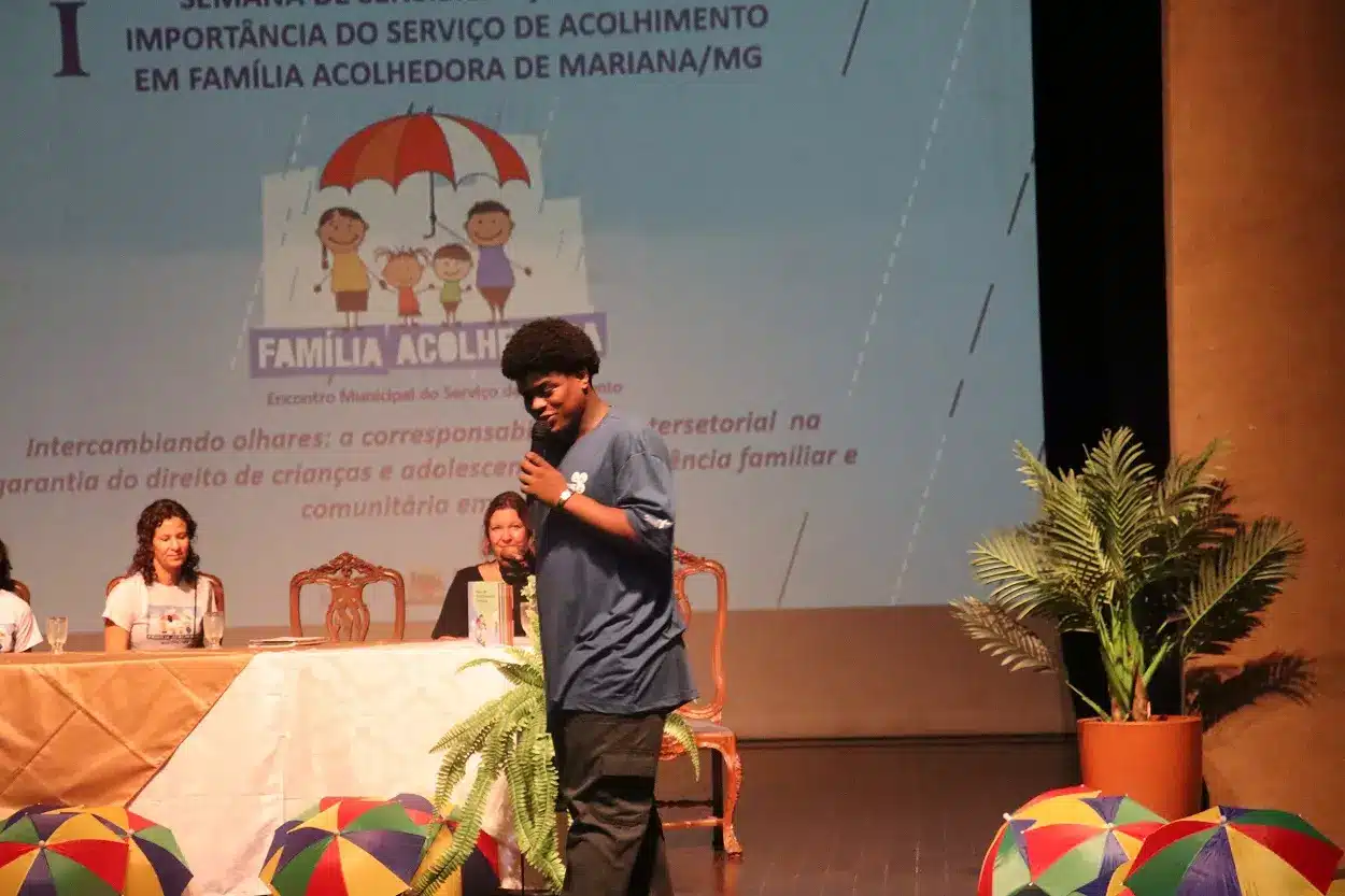 Jackson Ferreira dos Santos, que passou grande parte da sua adolescência no acolhimento em família acolhedora, hoje é um ativista pela causa da criança e do adolescente atuando como Educador Social da Providens