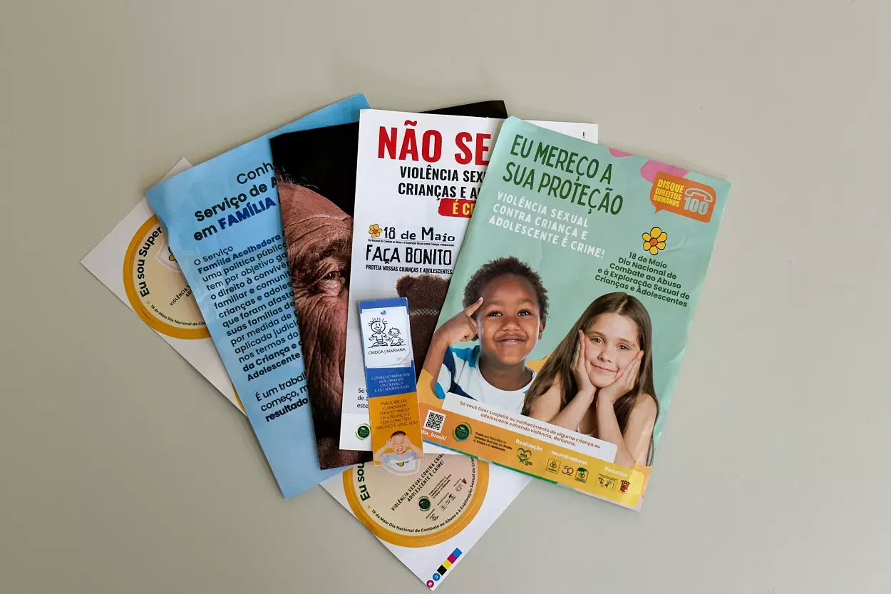 Folhetos de campanhas educativas dos conselhos municipais da área social
