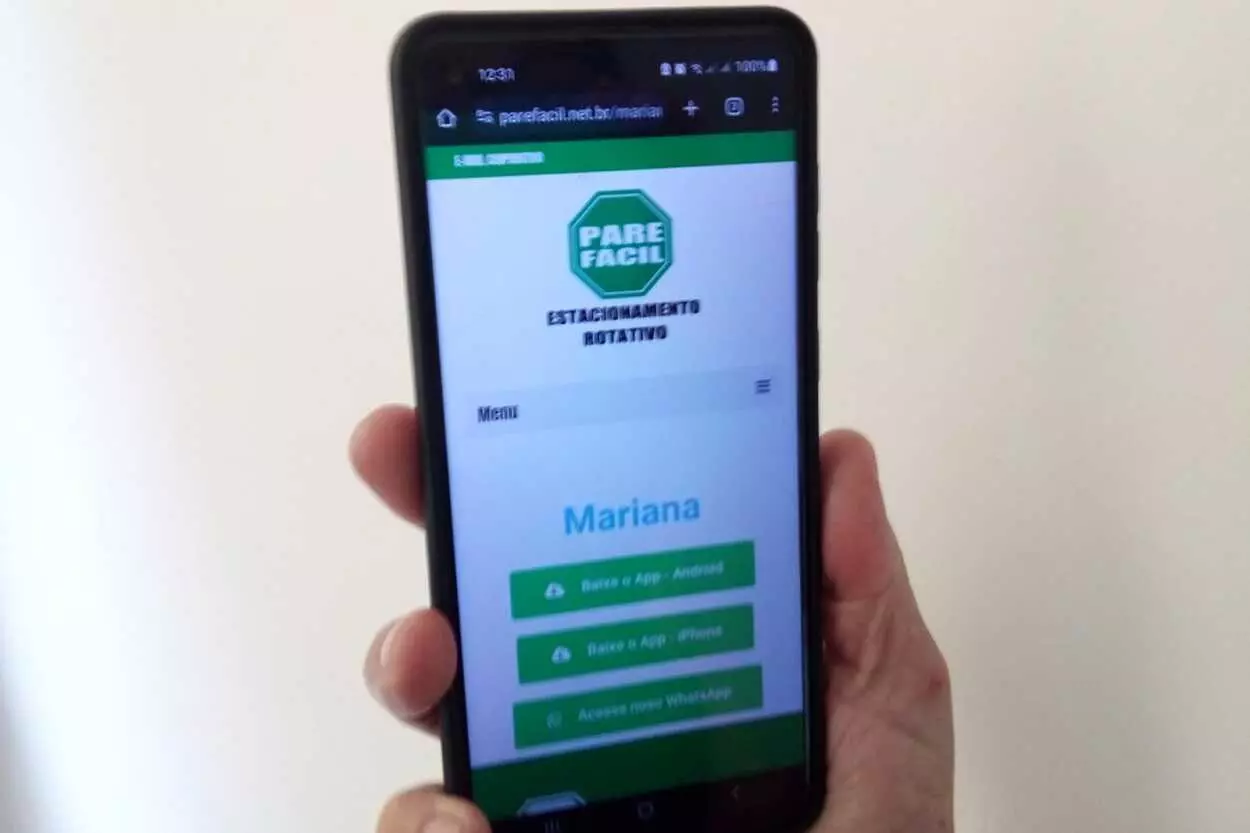 O sistema Pare Fácil, utilizado no estacionamento rotativo de Mariana, já funciona em cidades de sete estados