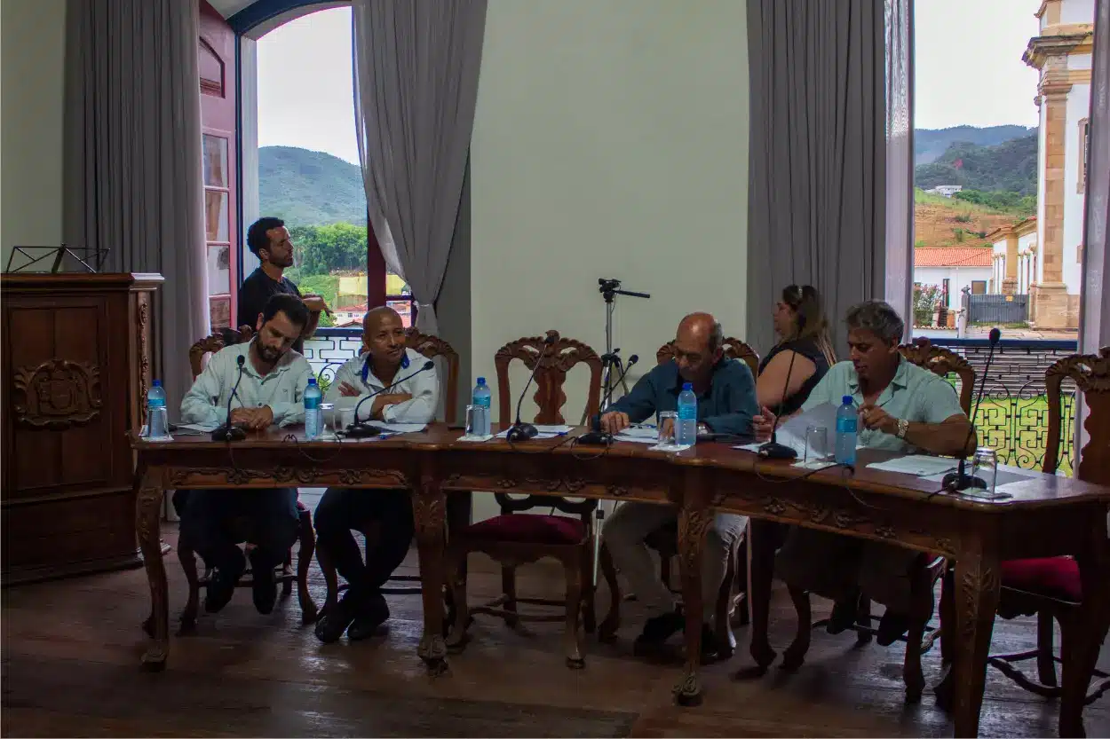 Manifestação de Manoel Douglas resultou em debate acalorado com Juliano Duarte