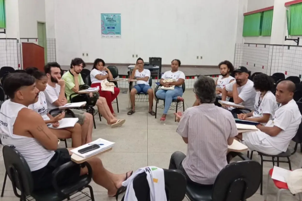 O tema foi discutido pelas perspectivas física, material, cultural, simbólica e palco de luta democrática de "território".