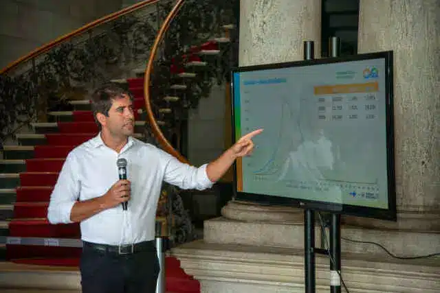 De acordo com o secretário estadual de Saúde, Fábio Baccheretti, é a primeira vez que Minas Gerais passa por dois anos consecutivos de epidemia de dengue, zika e chikungunya