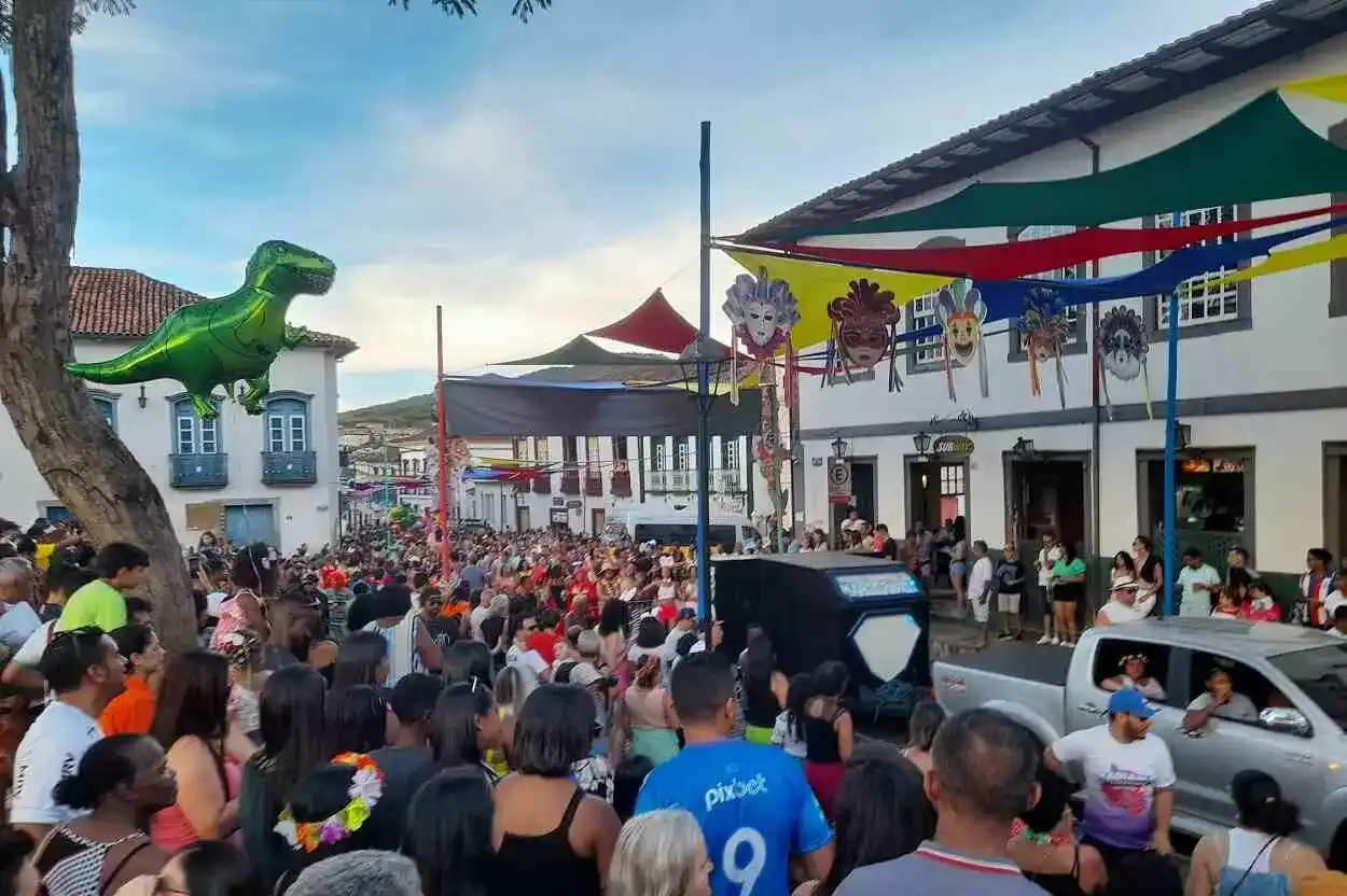 Chegou o carnaval é mais uma crõnica de Andreia Donadon Leal publicada pela Agência Primaz
