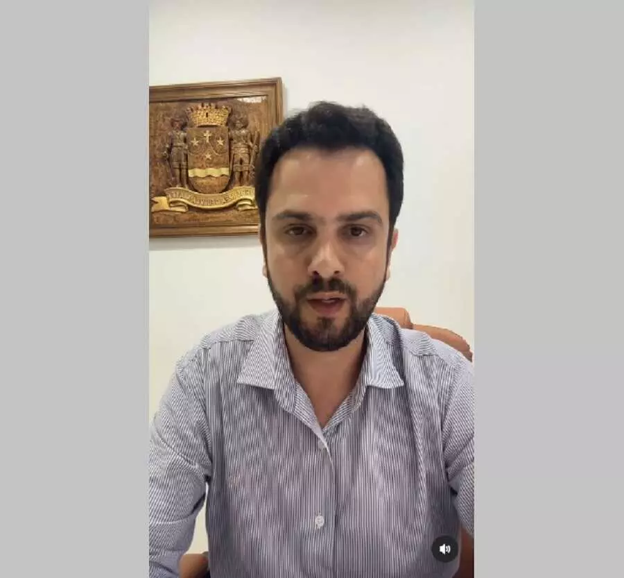 Na noite desta quinta-feira, Juliano Duarte postou um vídeo no Instagram, posicionando-se a respeito da Ação Civil de Improbidade Administrativa, negando que tenha feito pagamentos indevidos