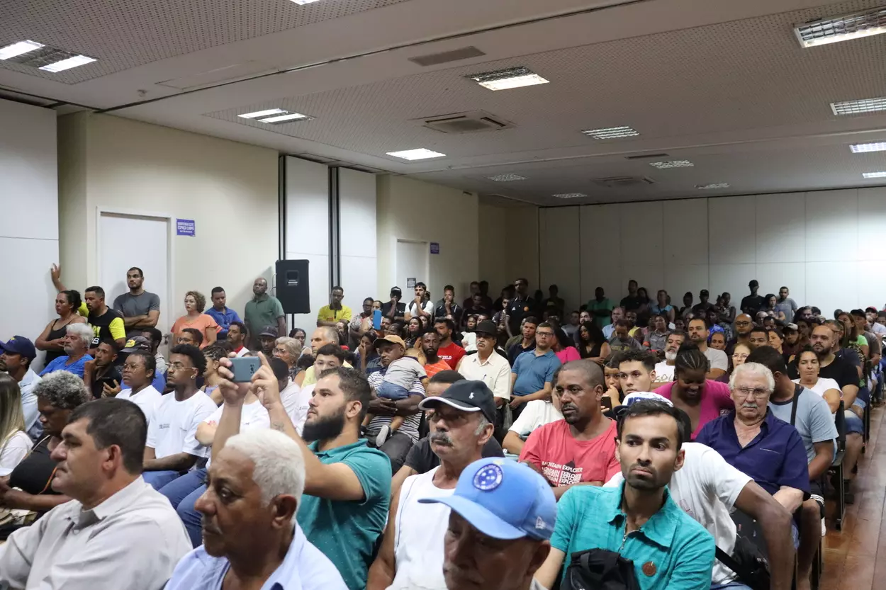 Em Mariana, a REURB é regulamentada pela Lei Complementar nº 234, de 12 de dezembro de 2023.