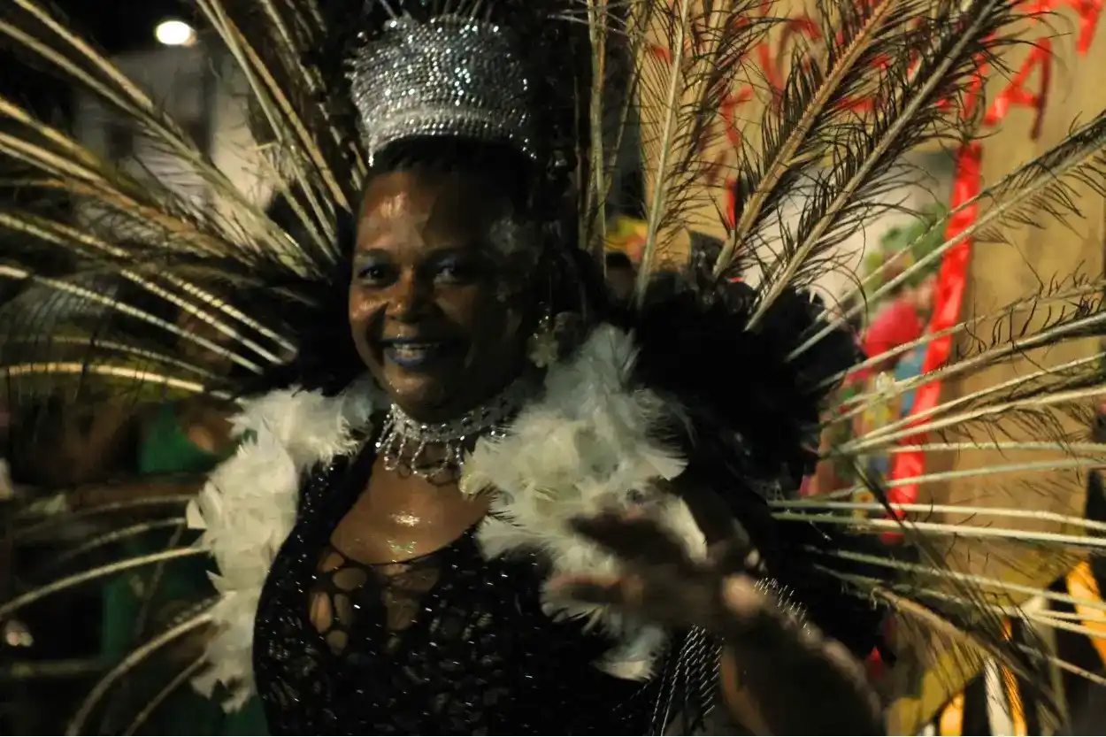 Desfile das escolas de samba - Vila do Carmo