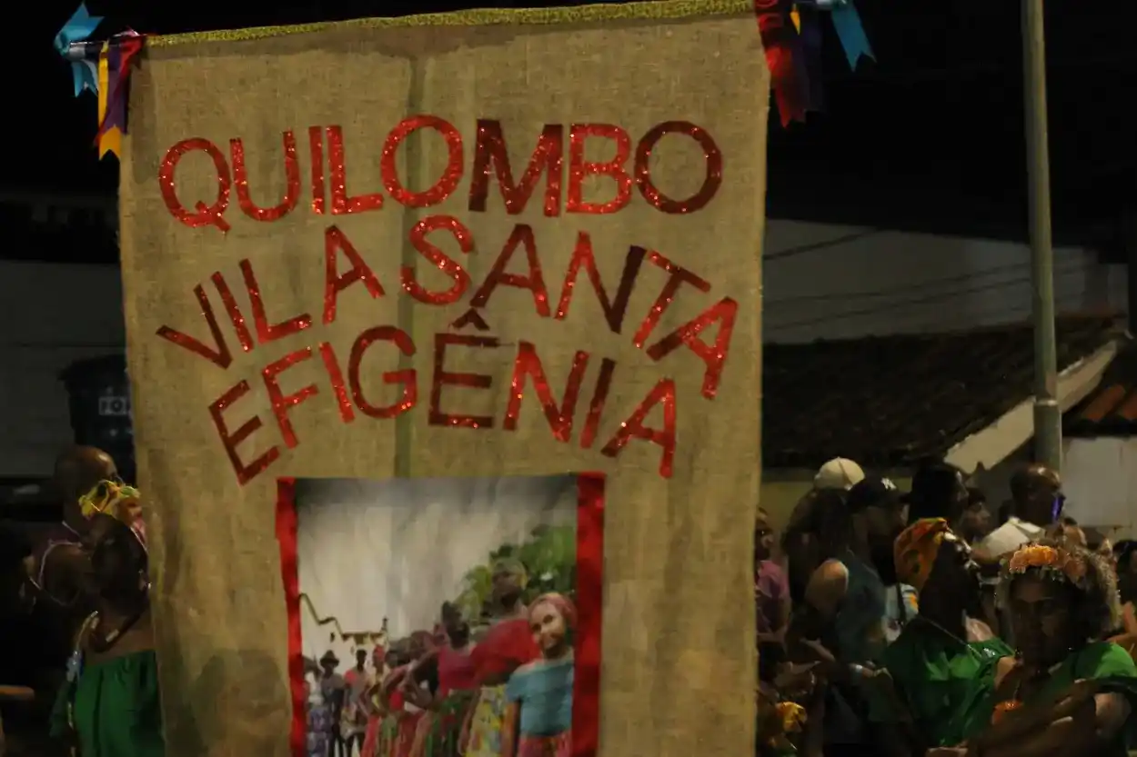 Desfile das escolas de samba - Vila do Carmo