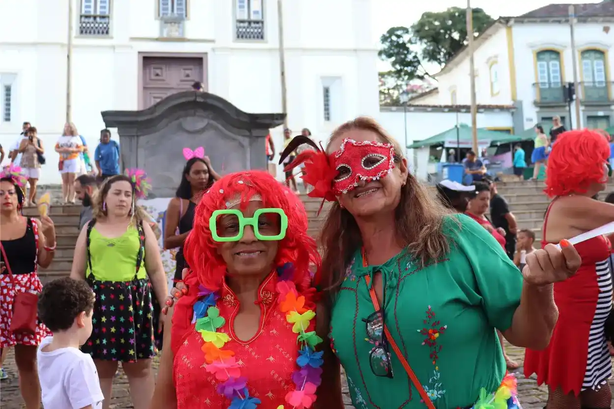 Foliões de todas as idades aproveitaram as inúmeras atrações oferecidas no penúltimo dia de carnaval em Mariana