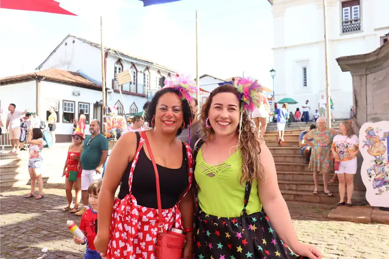 Foliões de todas as idades aproveitaram as inúmeras atrações oferecidas no penúltimo dia de carnaval em Mariana