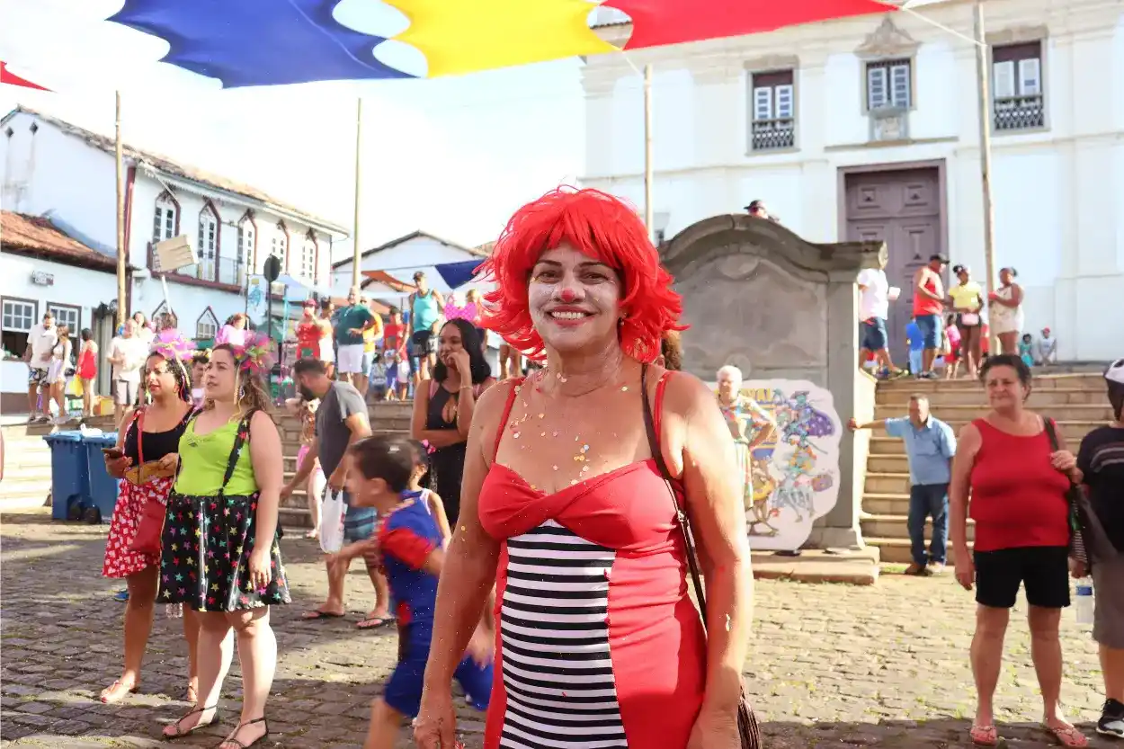Foliões de todas as idades aproveitaram as inúmeras atrações oferecidas no penúltimo dia de carnaval em Mariana